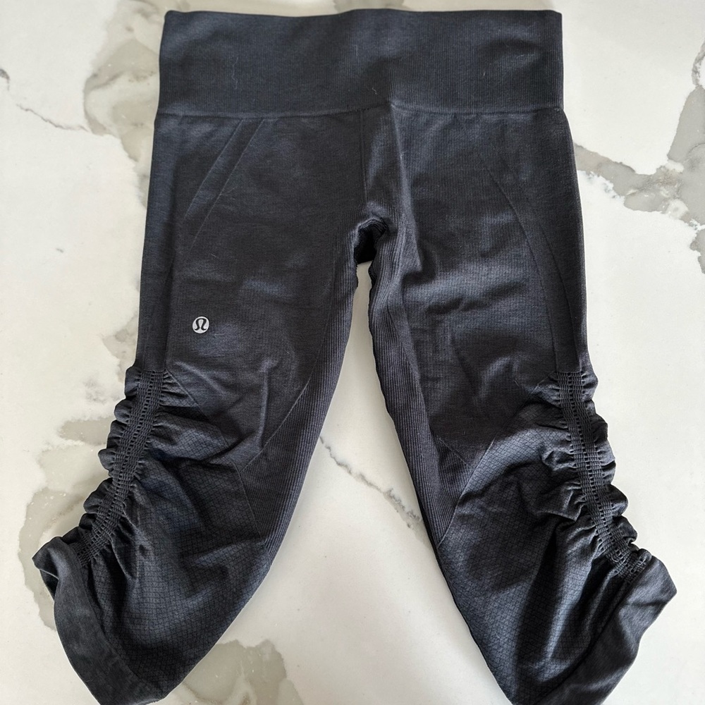 Lululemon cropped leggings
